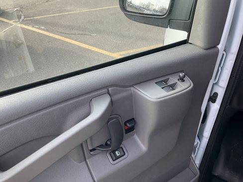 Used 2025 Chevrolet Express 3500 Extended w/ Driver Convenience Package image 15