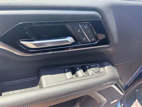 Certified 2025 GMC Yukon XL Denali w/ Sun & Power Step Package image 25