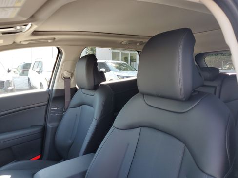 New 2026 Kia Sportage EX w/ EX Panoramic Sunroof Package image 16