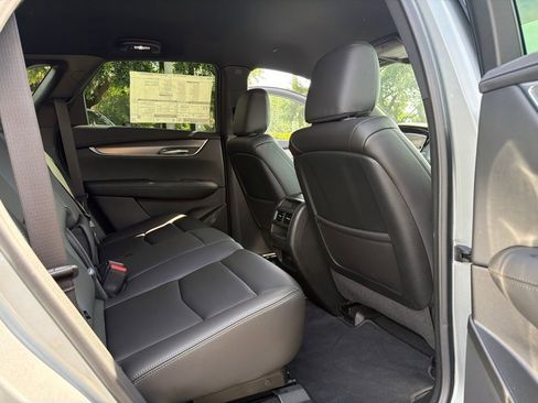 New 2026 Cadillac XT5 Luxury AWD/4WD image 11