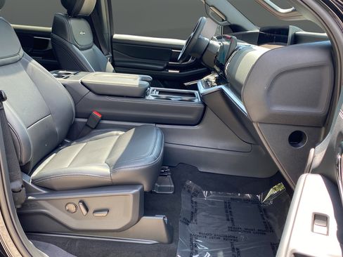 New 2027 Ford Expedition Max Platinum w/ Stealth Performance Package AWD/4WD image 22
