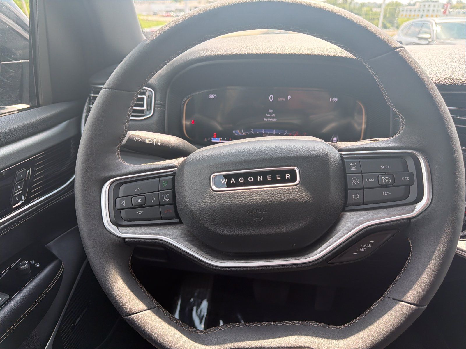 Used 2025 Jeep Wagoneer Series II RWD image 16