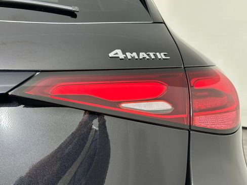 Used 2026 Mercedes-Benz GLC 300 4MATIC image 32