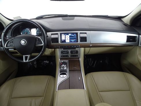 Used 2013 Jaguar XF image 23
