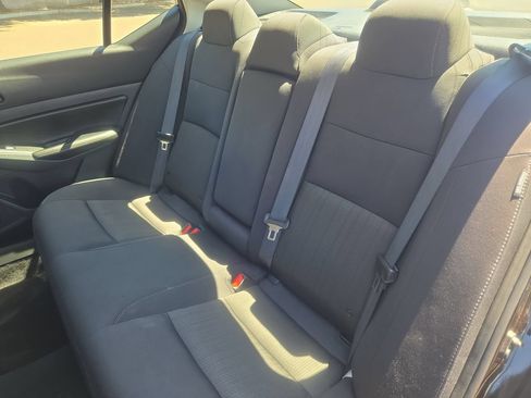Used 2024 Nissan Altima 2.5 SV FWD image 13