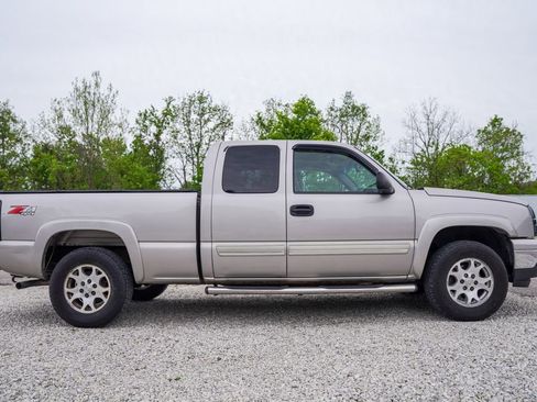Used 2006 Chevrolet Silverado 1500 LT w/ Light Duty Power Package AWD/4WD image 7
