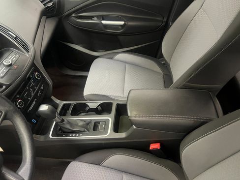 Used 2017 Ford Escape SE w/ Equipment Group 201A FWD image 27