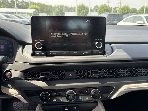 Certified 2025 Honda Accord LX image 24