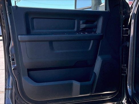 Used 2024 RAM 2500 Tradesman w/ Chrome Appearance Group AWD/4WD image 25