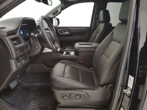 Used 2024 Chevrolet Tahoe LT w/ Luxury Package image 5