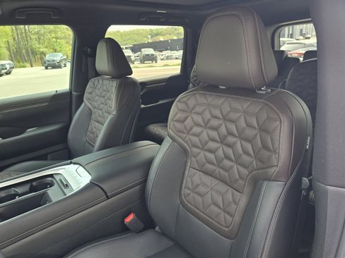New 2025 Nissan Armada Platinum Reserve AWD/4WD image 13