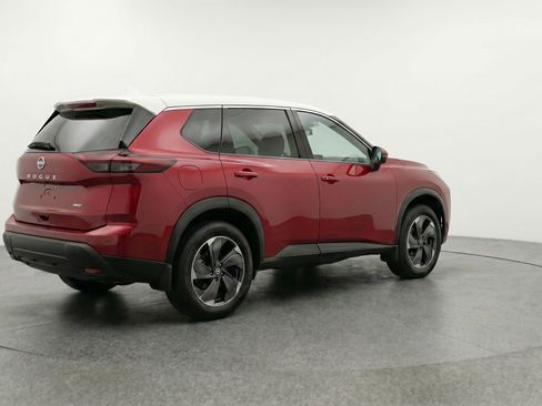 Used 2025 Nissan Rogue SV AWD/4WD image 9