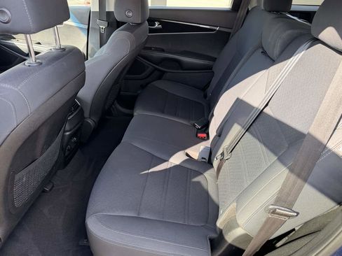 Used 2019 Kia Sorento AWD image 13