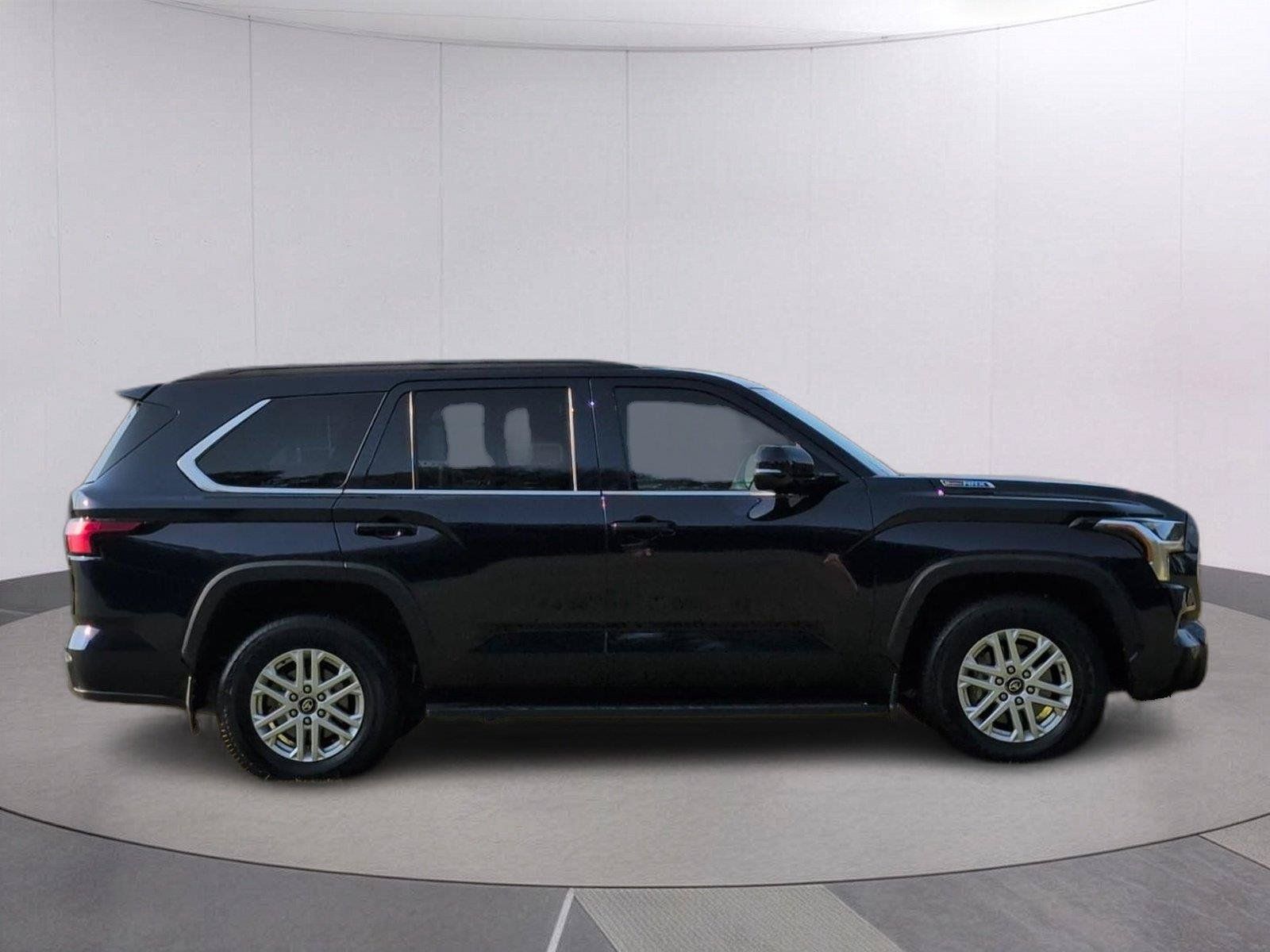 Used 2025 Toyota Sequoia SR5 AWD/4WD image 8