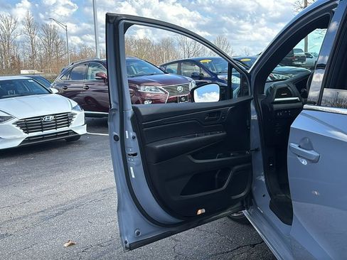 Used 2023 Honda Odyssey Sport image 11