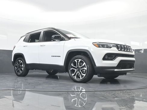 Used 2023 Jeep Compass Limited image 60