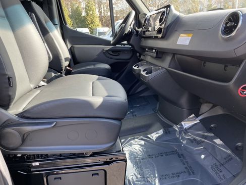 New 2025 Mercedes-Benz Sprinter 2500 image 39