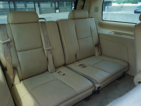 Used 2008 Cadillac Escalade AWD image 12