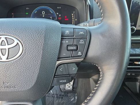 Used 2025 Toyota Camry SE FWD image 23
