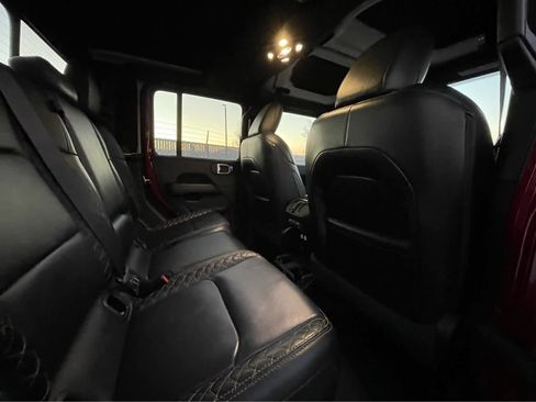 Used 2021 Jeep Gladiator Overland image 21