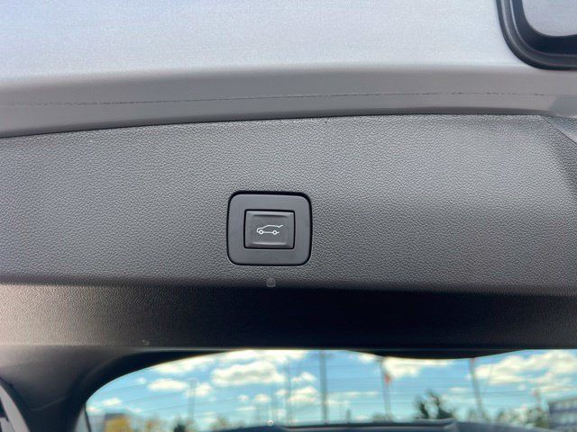 Used 2024 Buick Encore GX Avenir w/ Avenir Convenience Package FWD image 18