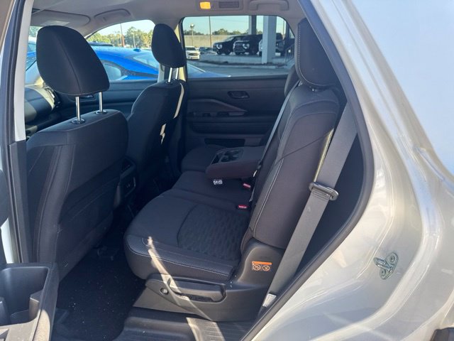 Used 2025 Nissan Pathfinder SV FWD image 22