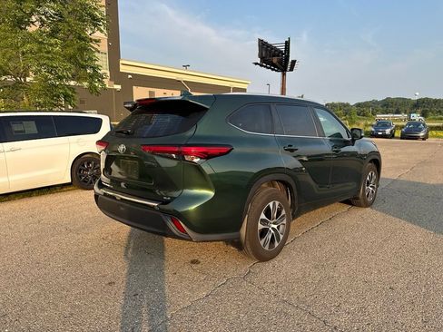 Used 2023 Toyota Highlander XLE FWD image 15