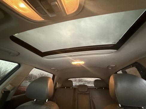 Used 2017 Kia Niro EX image 21