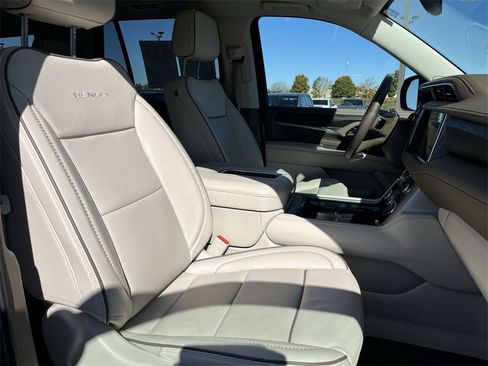 Certified 2024 GMC Yukon Denali image 29