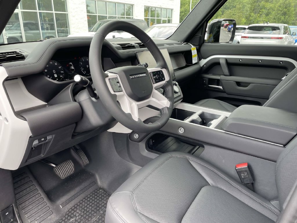 New 2026 Land Rover Defender 110 S AWD/4WD image 13