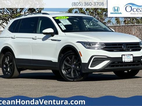 Used 2024 Volkswagen Tiguan SE AWD/4WD image 1