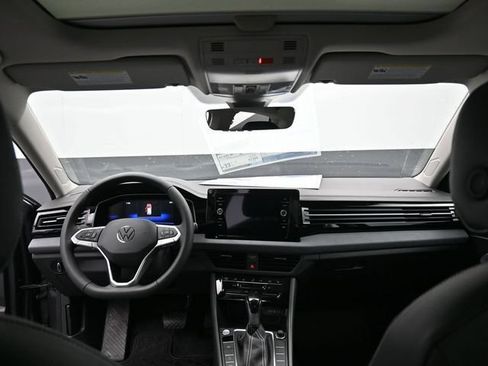 New 2026 Volkswagen Jetta SE FWD image 10