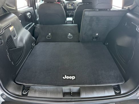 Used 2022 Jeep Renegade Latitude AWD/4WD image 14