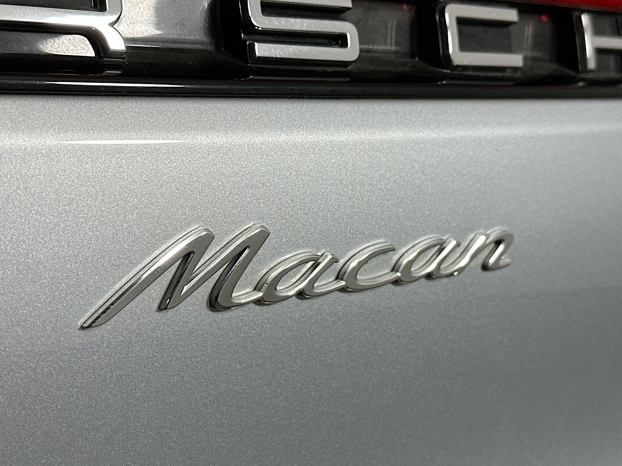 Used 2024 Porsche Macan AWD/4WD image 27