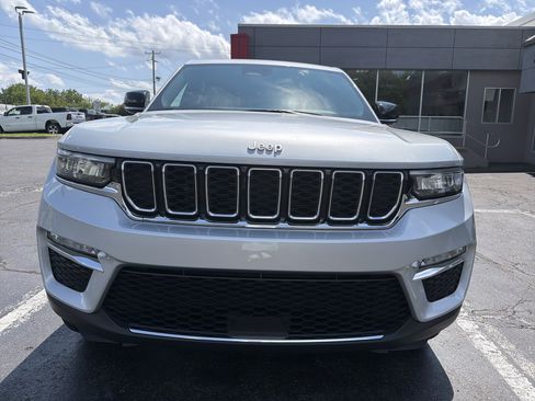 Certified 2025 Jeep Grand Cherokee Limited AWD/4WD image 2
