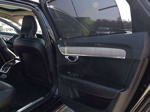 Used 2023 Volvo S90 B6 Plus image 30