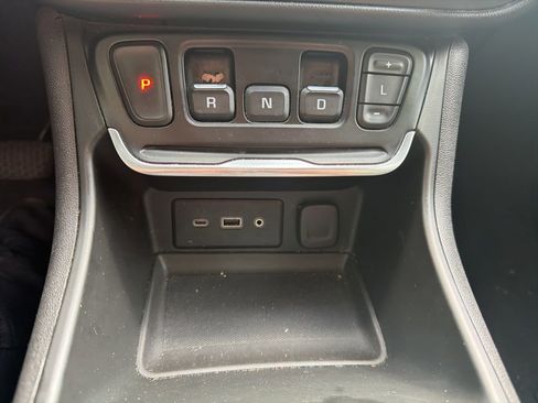 Used 2021 GMC Terrain SLE FWD image 20