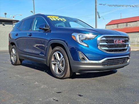 Used 2021 GMC Terrain SLT image 1
