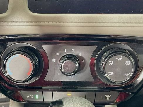 Used 2022 Honda HR-V LX image 16