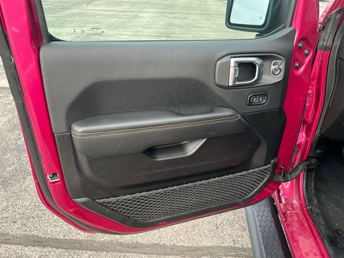 Used 2024 Jeep Wrangler Unlimited Sahara w/ Dual Top Group AWD/4WD image 10