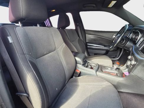 Used 2017 Dodge Charger SXT RWD image 10