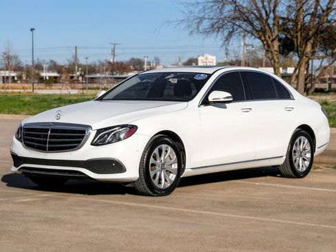 Used 2017 Mercedes-Benz E 300 image 2