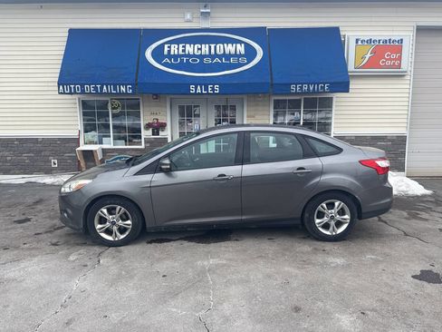 Used 2014 Ford Focus SE image 2