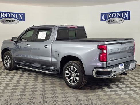 Used 2021 Chevrolet Silverado 1500 LT AWD/4WD image 3