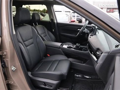 Certified 2024 Nissan Rogue SL w/ SL Premium Package image 27