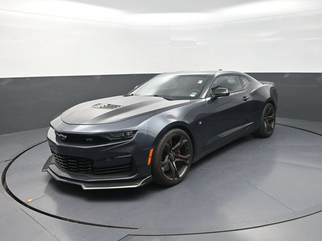 Used 2020 Chevrolet Camaro SS RWD image 3