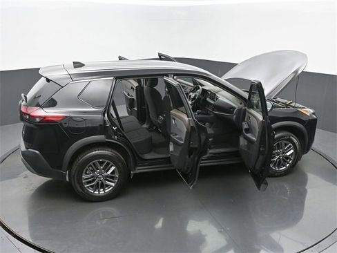 Used 2023 Nissan Rogue S image 65