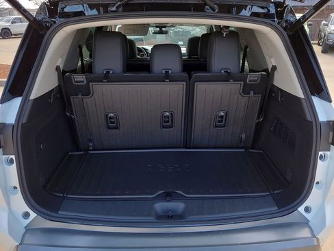 New 2026 Nissan Pathfinder Platinum image 8