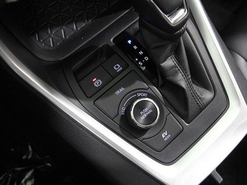 Used 2024 Toyota RAV4 XLE Premium w/ Weather Package AWD/4WD image 17