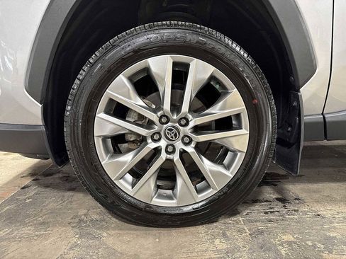 Certified 2022 Toyota RAV4 XLE Premium image 10